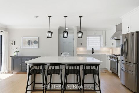 Photo 4 at 21 Canzone Drive, Bendale, Toronto