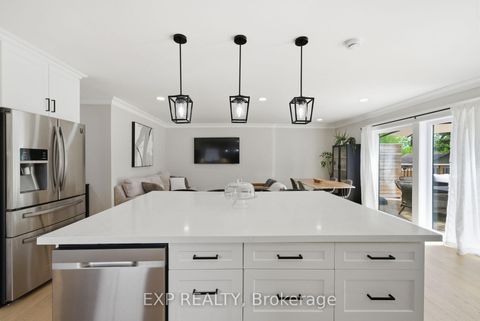 Photo 8 at 21 Canzone Drive, Bendale, Toronto
