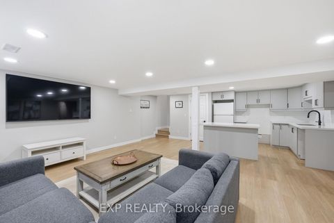 Photo 23 at 21 Canzone Drive, Bendale, Toronto