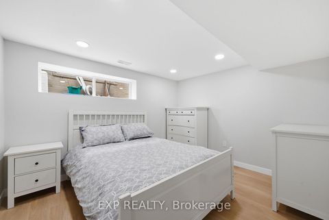 Photo 26 at 21 Canzone Drive, Bendale, Toronto