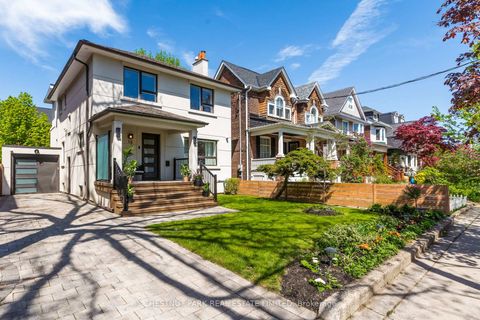 Photo 2 at 15 Edgewood Avenue, Woodbine Corridor, Toronto
