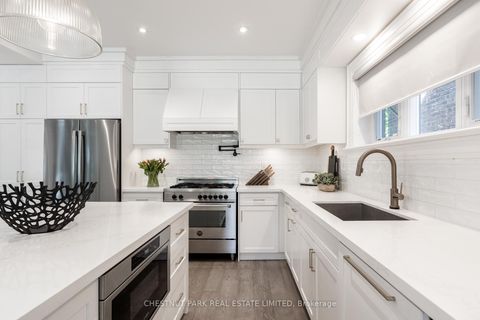 Photo 11 at 15 Edgewood Avenue, Woodbine Corridor, Toronto