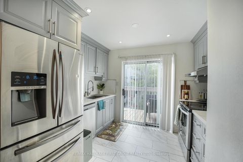 Photo 6 at 60 - 1865 Kingston Road, Village East, Pickering