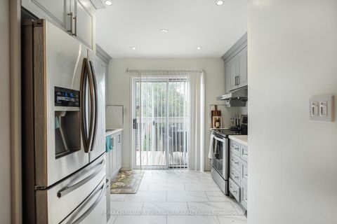 Photo 8 at 60 - 1865 Kingston Road, Village East, Pickering