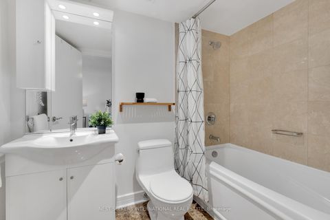 Photo 10 at 1011 - 16 Harrison Garden Boulevard, Willowdale East, Toronto