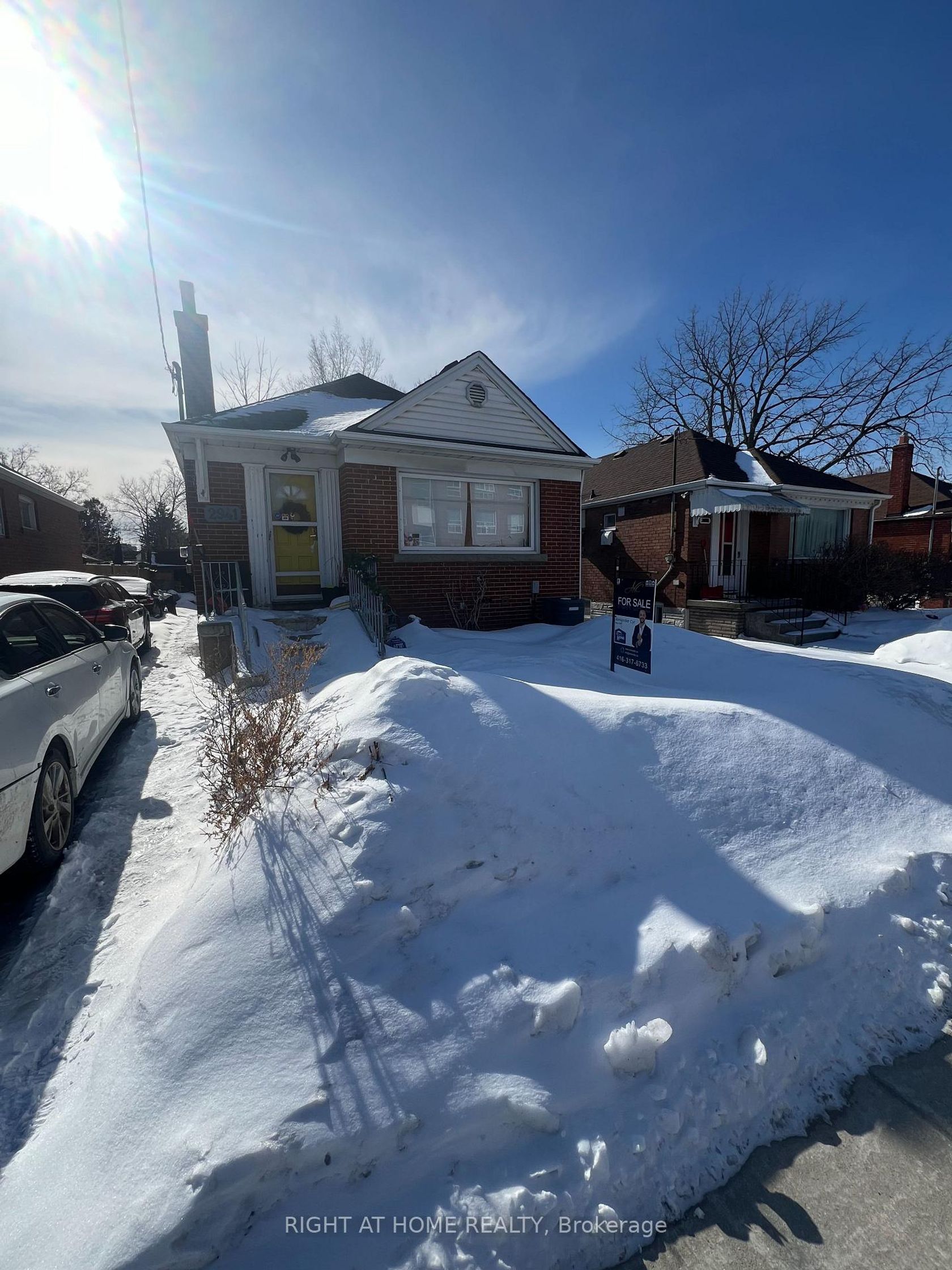 2941 St Clair Avenue E, Parkview, Toronto photo number 2