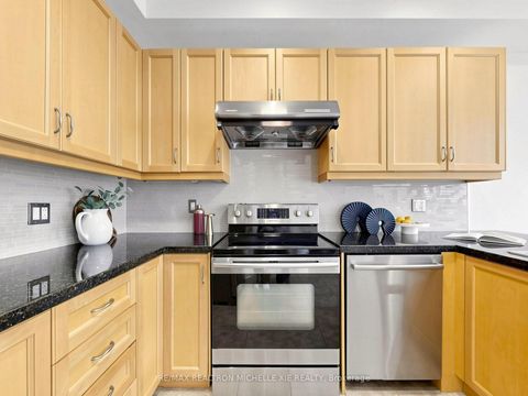 Photo 10 at 53 - 280 Paradelle Drive, Oak Ridges Lake Wilcox, Richmond Hill