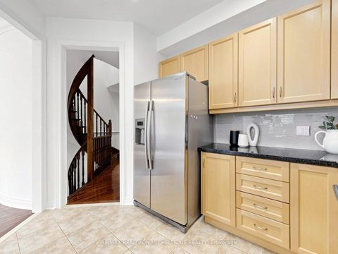 Photo 12 at 53 - 280 Paradelle Drive, Oak Ridges Lake Wilcox, Richmond Hill