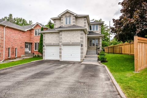 Photo 2 at 1 Hawkins Drive, Ardagh, Barrie