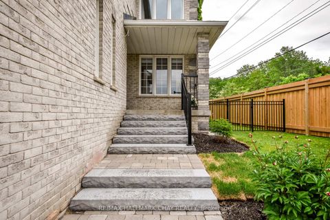 Photo 3 at 1 Hawkins Drive, Ardagh, Barrie