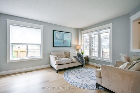 Photo 6 at 1 Hawkins Drive, Ardagh, Barrie