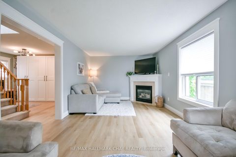Photo 8 at 1 Hawkins Drive, Ardagh, Barrie
