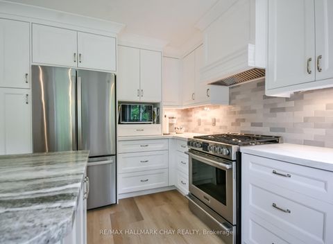 Photo 18 at 1 Hawkins Drive, Ardagh, Barrie