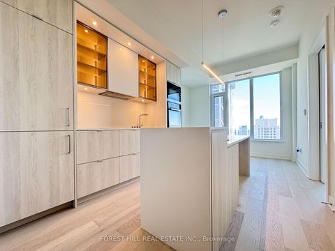 Photo 7 at 4508 - 11 Yorkville Avenue, Annex, Toronto