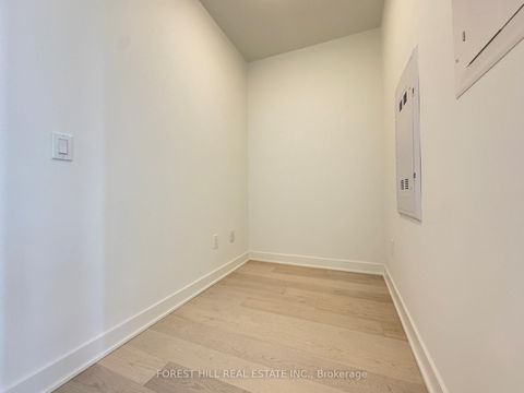Photo 10 at 4508 - 11 Yorkville Avenue, Annex, Toronto