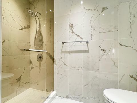 Photo 11 at 4508 - 11 Yorkville Avenue, Annex, Toronto