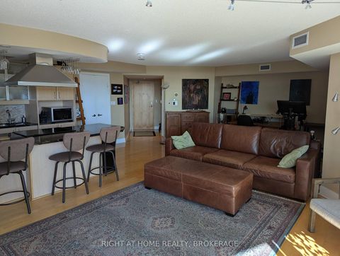 Photo 1 at 608 - 550 Queens Quay W, Waterfront Communities C1, Toronto