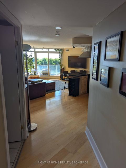 Photo 6 at 608 - 550 Queens Quay W, Waterfront Communities C1, Toronto