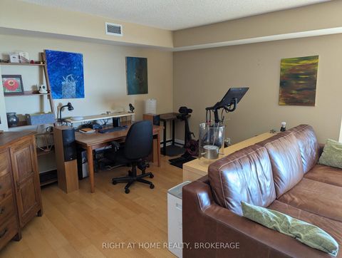 Photo 8 at 608 - 550 Queens Quay W, Waterfront Communities C1, Toronto