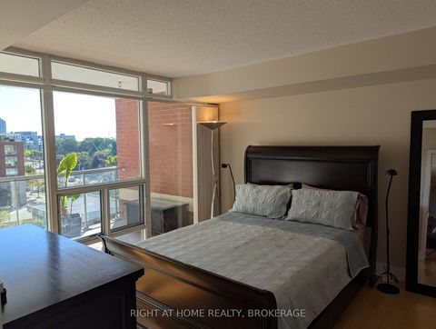 Photo 10 at 608 - 550 Queens Quay W, Waterfront Communities C1, Toronto
