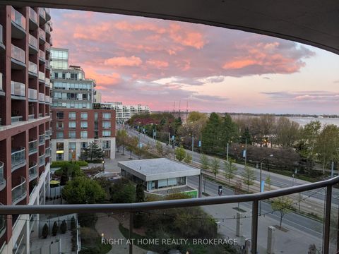Photo 14 at 608 - 550 Queens Quay W, Waterfront Communities C1, Toronto