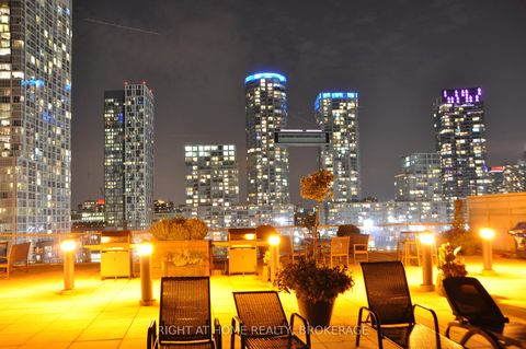 Photo 24 at 608 - 550 Queens Quay W, Waterfront Communities C1, Toronto