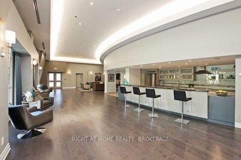 Photo 27 at 608 - 550 Queens Quay W, Waterfront Communities C1, Toronto
