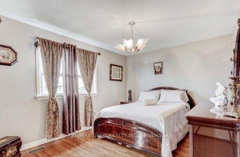 Photo 12 at 6 Monaco Court, Black Creek, Toronto