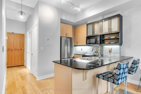 Photo 11 at G25 - 350 Wellington Street W, Waterfront Communities C1, Toronto