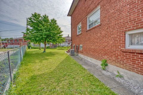 Photo 16 at 11 Sheila Court, Jamestown, Toronto