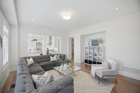 Photo 9 at 189 McMichael Avenue, Kleinburg, Vaughan