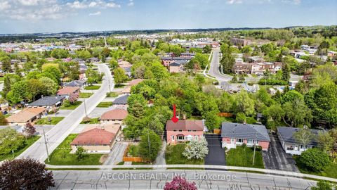Photo 1 at 17 Richardson Drive, Aurora Highlands, Aurora