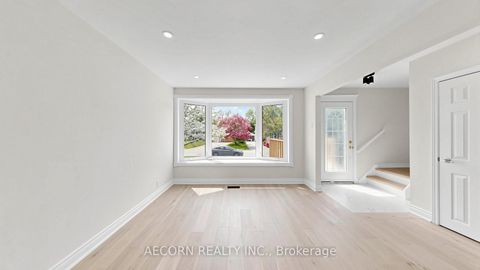 Photo 5 at 17 Richardson Drive, Aurora Highlands, Aurora