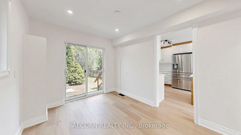 Photo 9 at 17 Richardson Drive, Aurora Highlands, Aurora