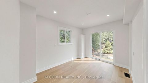 Photo 10 at 17 Richardson Drive, Aurora Highlands, Aurora