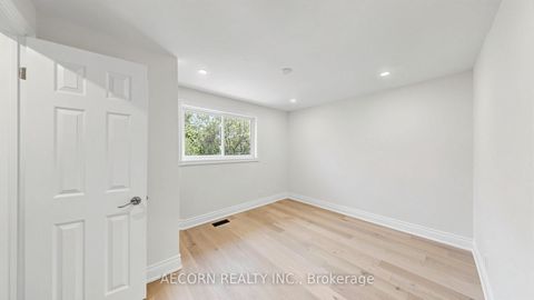 Photo 15 at 17 Richardson Drive, Aurora Highlands, Aurora