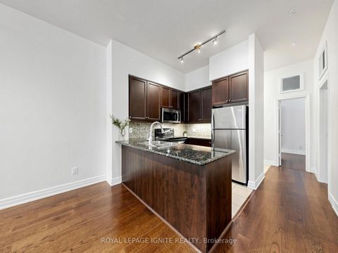 Photo 13 at 204 - 500 St.Clair Avenue W, Forest Hill South, Toronto