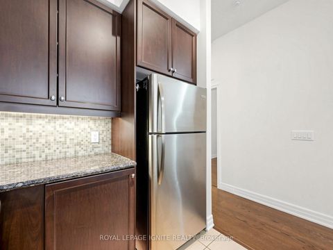 Photo 15 at 204 - 500 St.Clair Avenue W, Forest Hill South, Toronto