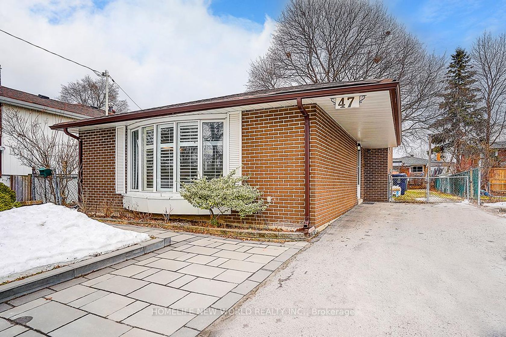 47 Manorglen Crescent, Malvern West, Toronto photo number 2