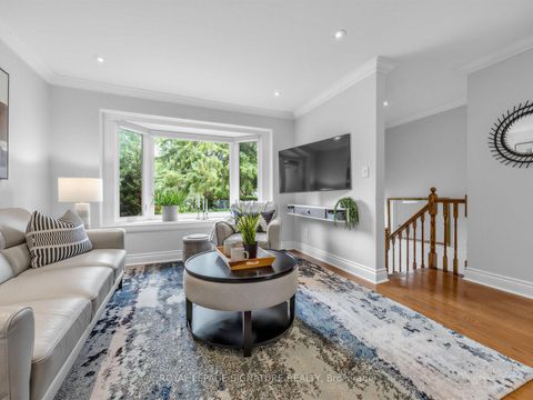 Photo 2 at 83 Berkinshaw Crescent, Don Mills, Toronto