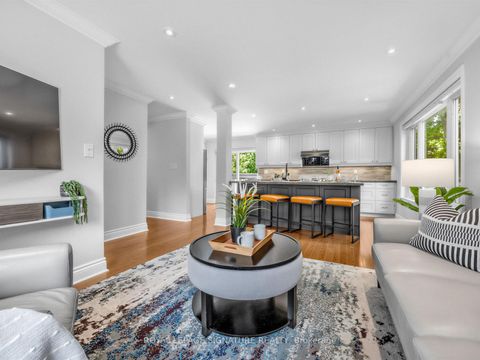 Photo 4 at 83 Berkinshaw Crescent, Don Mills, Toronto