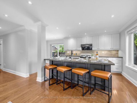 Photo 5 at 83 Berkinshaw Crescent, Don Mills, Toronto