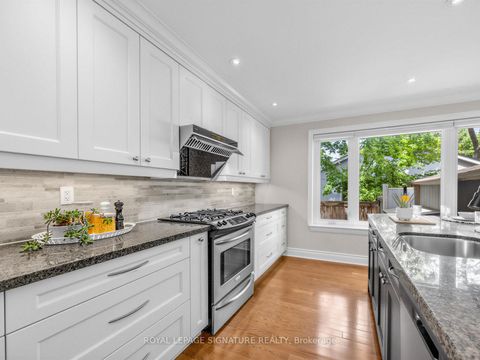 Photo 8 at 83 Berkinshaw Crescent, Don Mills, Toronto