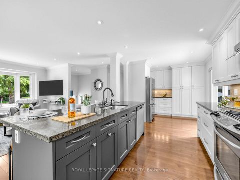 Photo 9 at 83 Berkinshaw Crescent, Don Mills, Toronto