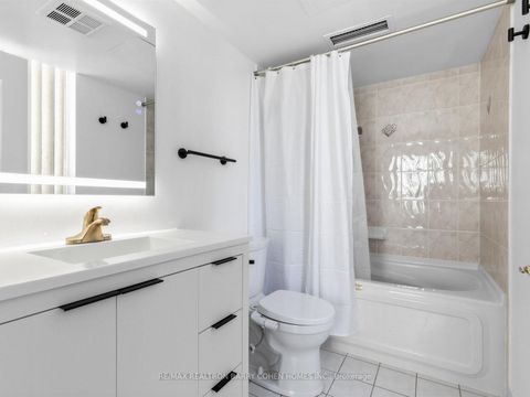 Photo 18 at 812 - 5418 Yonge Street, Willowdale West, Toronto