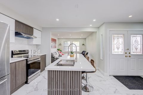 Photo 8 at 122 Ormond Drive, Samac, Oshawa