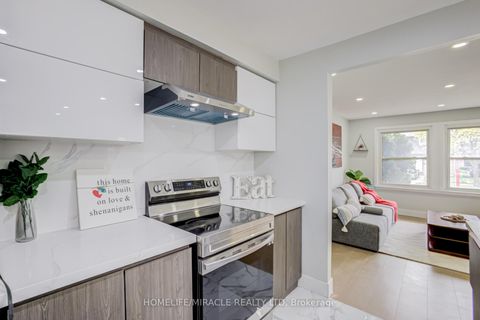 Photo 10 at 122 Ormond Drive, Samac, Oshawa