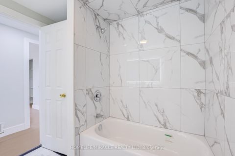 Photo 21 at 122 Ormond Drive, Samac, Oshawa