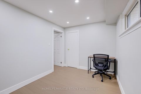 Photo 33 at 122 Ormond Drive, Samac, Oshawa