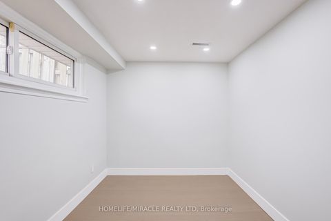 Photo 34 at 122 Ormond Drive, Samac, Oshawa